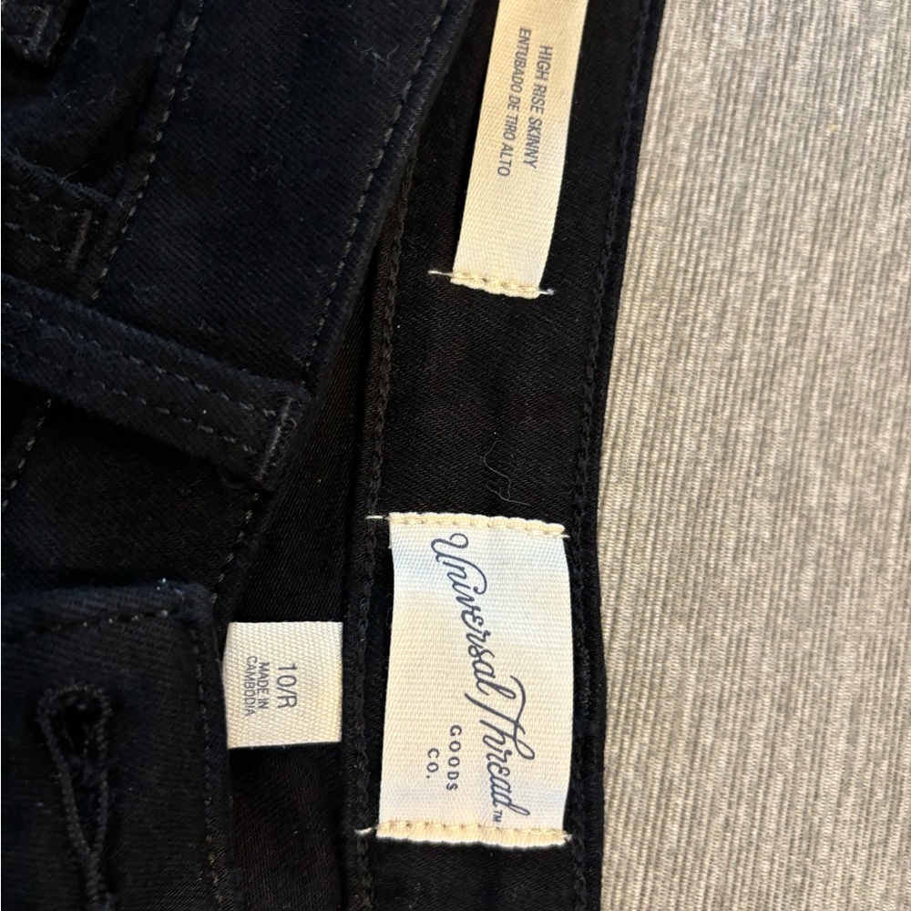 Universal Thread Woman’s Black Jeans. Size 10. Brand New